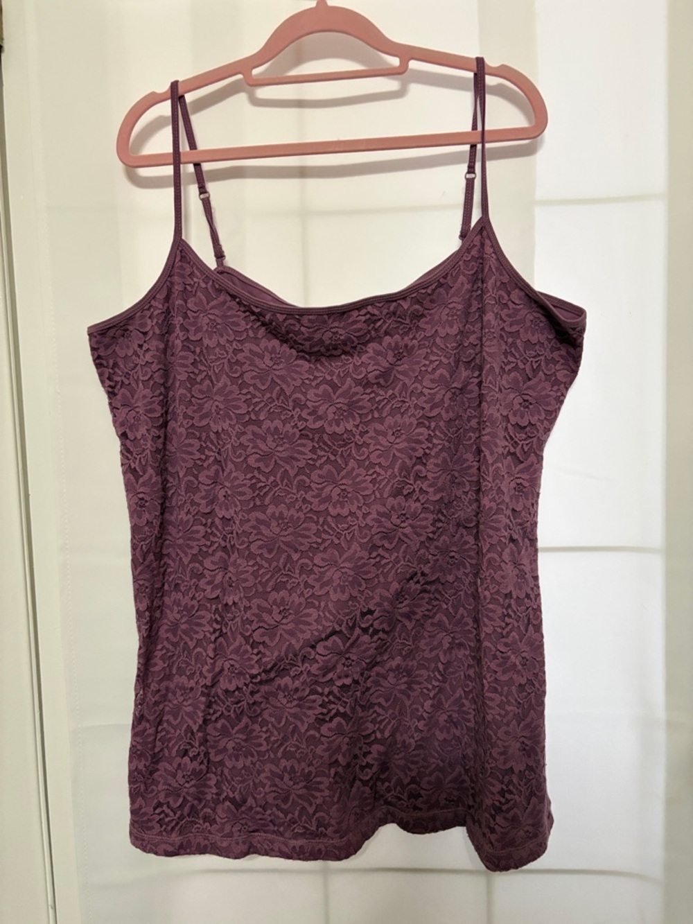 🔮 Lace Floral Camisole Tank Top - Deep Plum